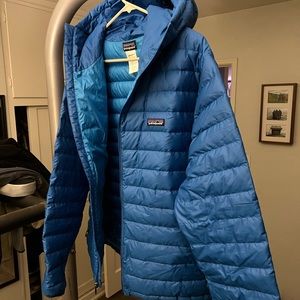 Patagonia Men’s down sweater hoody size L